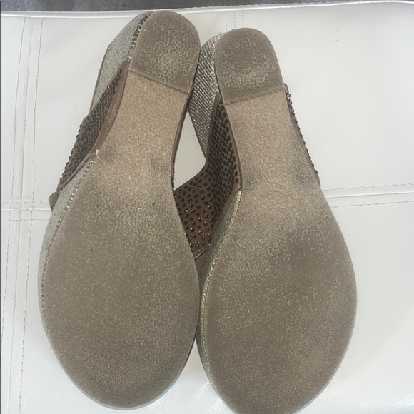 Volatile Majestic Wedge Sandals - Picture 6 of 6